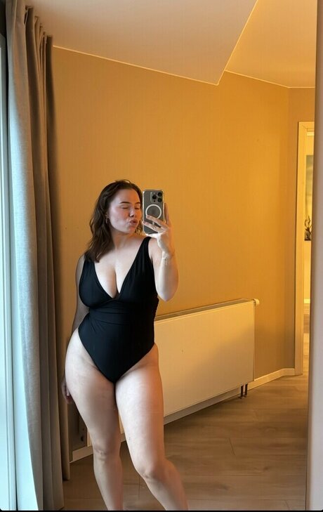 Foto nua vazada do OnlyFans de Jana Kristina Heiland