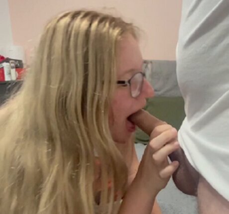 Theroseypawg