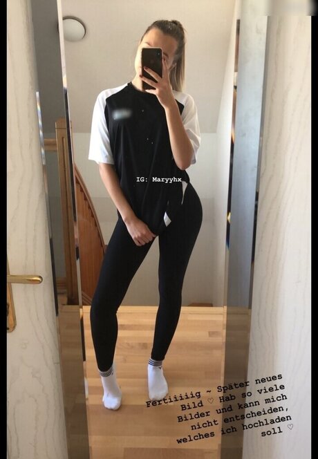 Maryyhx  nude leaked OnlyFans photo