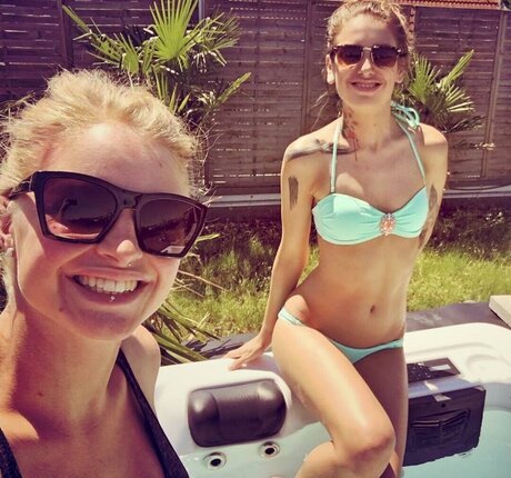Naakte gelekte OnlyFans-foto van Liza Waschke