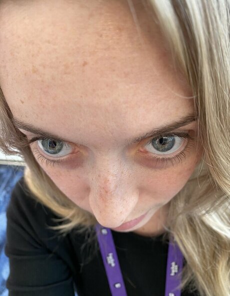 Naakte gelekte OnlyFans-foto van Pjonk