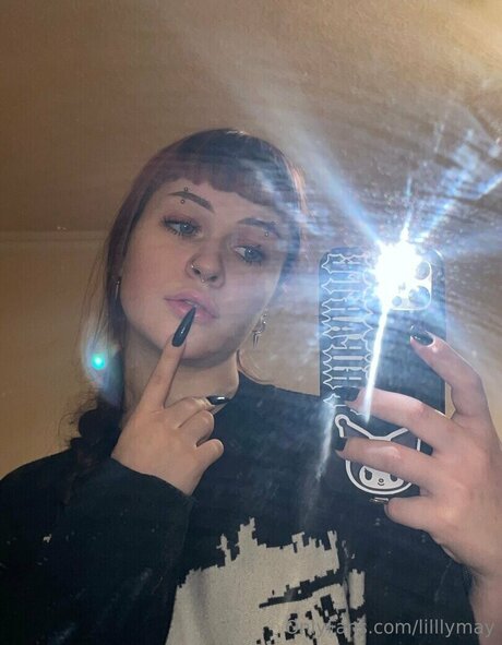 Nacktes geleaktes OnlyFans-Foto von Ravegirll
