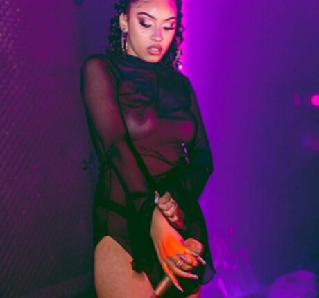 Naken läckt OnlyFans-bild av Nadja Marina