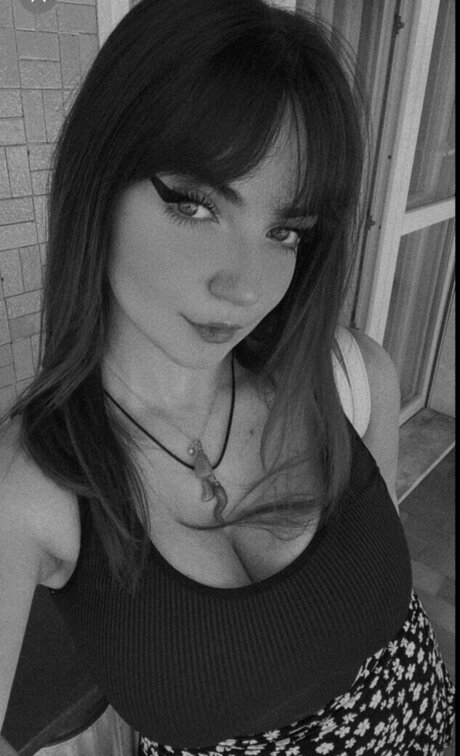 Naken läckt OnlyFans-bild av Rebekadervishi