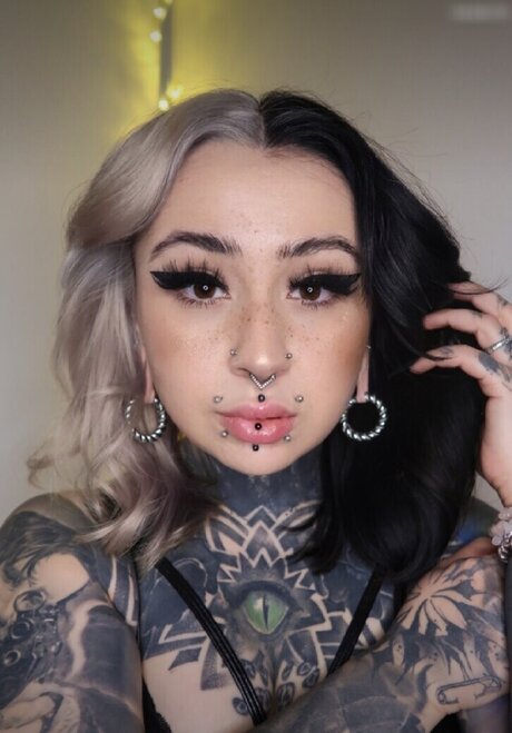 Naakte gelekte OnlyFans-foto van Verena Venus