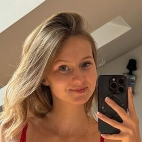 Обнаженная фотография утечки OnlyFans от Shelley Thessyna