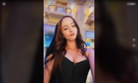Naken läckt OnlyFans-bild av Taylor Levinson