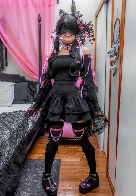 Lilbrokenblossom