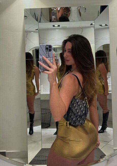 Nara Arce