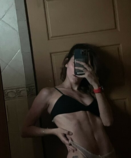 Nacktes geleaktes OnlyFans-Foto von Missrogb