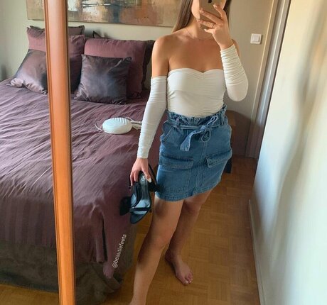 Adrianafeetgirl