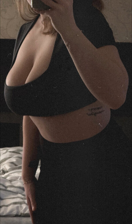 Naken läckt OnlyFans-bild av Janakristinah