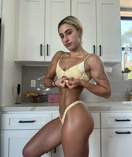 Обнаженная фотография утечки OnlyFans от Thelatgirl