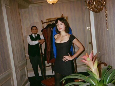 Naken läckt OnlyFans-bild av Anna Khachiyan