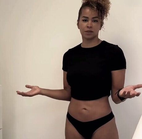 Nahá fotka uniklých OnlyFans od Diana Schneider