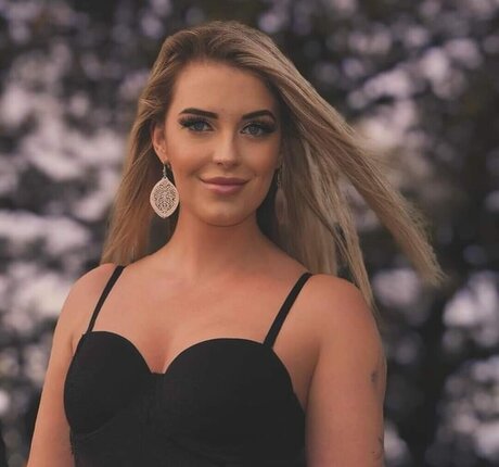 Naken lekkede OnlyFans-bilde av Xmaliyahx
