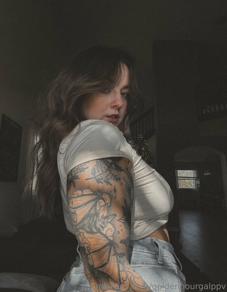 Naken lekkede OnlyFans-bilde av Goldenhourgal