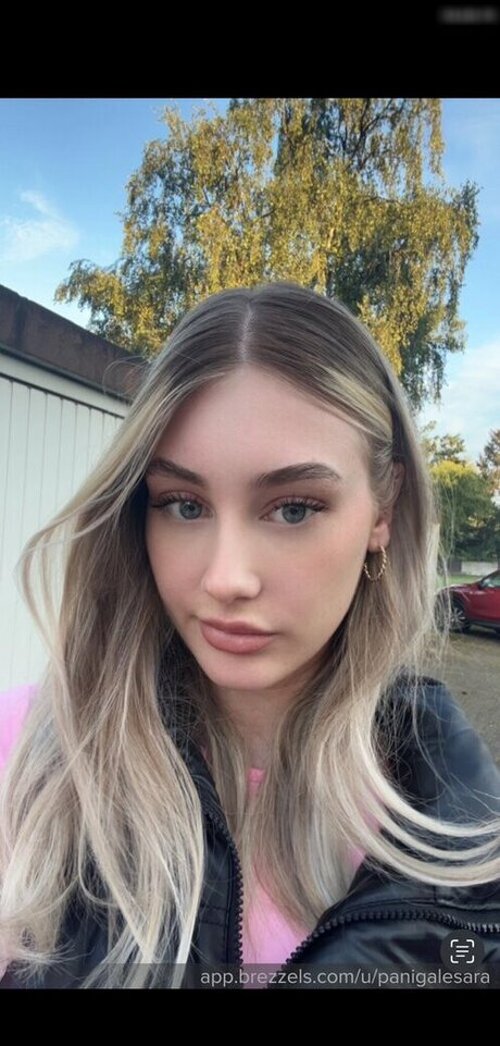 Naken läckt OnlyFans-bild av Sarachrt  Panigalesara