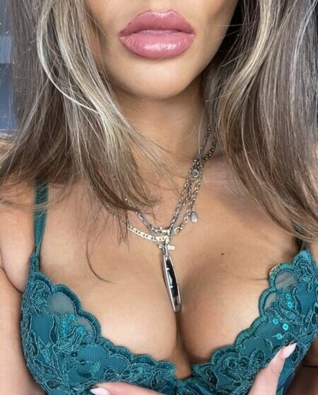 Naken lekkede OnlyFans-bilde av Badbunnyplays