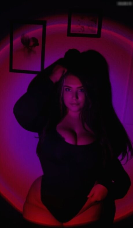 Lara.Marie.v__