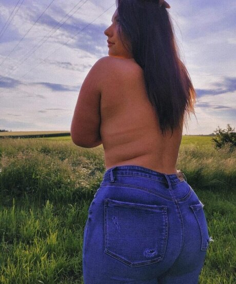 Lara.Marie.v__