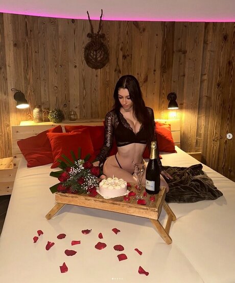 Nahá fotka uniklých OnlyFans od Emilyvanxssa