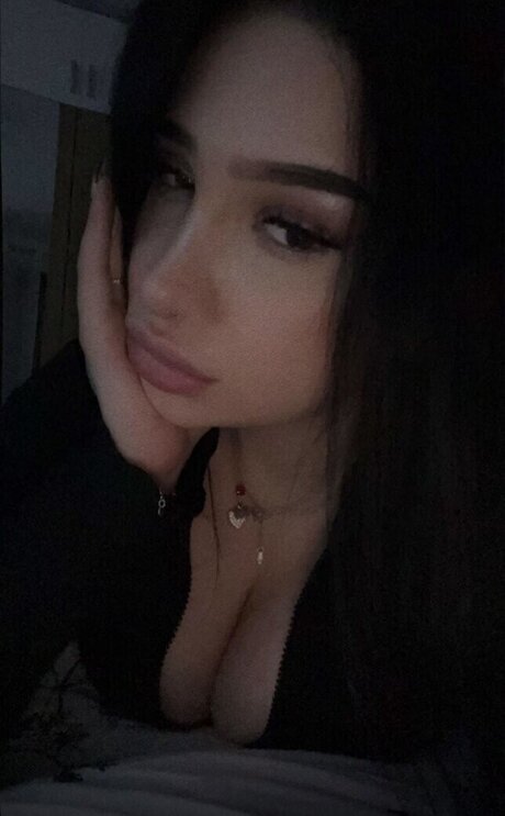 Naken lekkede OnlyFans-bilde av Yasilisches