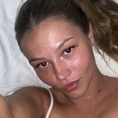 Naken läckt OnlyFans-bild av Emma Schnborn