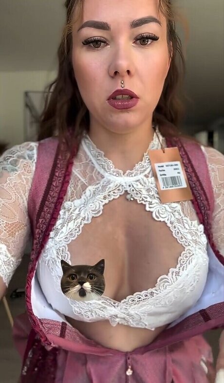 Naakte gelekte OnlyFans-foto van Die Meedtis