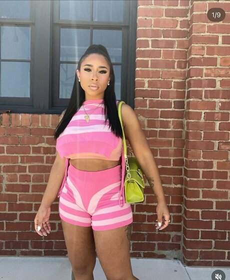 Naken läckt OnlyFans-bild av Famous Kiki 1
