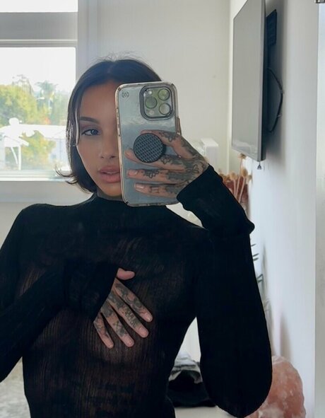 Foto desnuda filtrada de OnlyFans de Cleo Petra