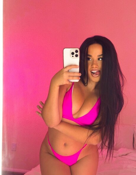 Alaston vuotanut OnlyFans-kuva La Elvira