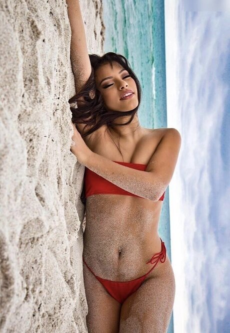Ivana Santacruz