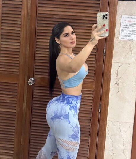 Naakte gelekte OnlyFans-foto van Stefanny Patti