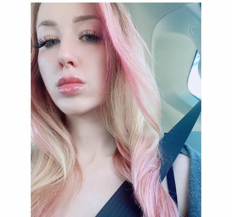 Naken läckt OnlyFans-bild av Alaina Taylor