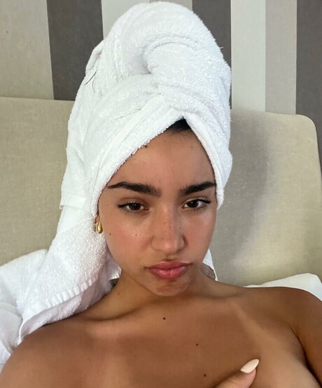 Naken läckt OnlyFans-bild av Yasmin Barbieri