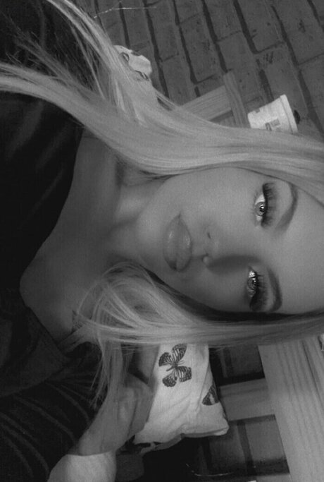 Emily Mcclean OnlyFans 유출 누드 사진