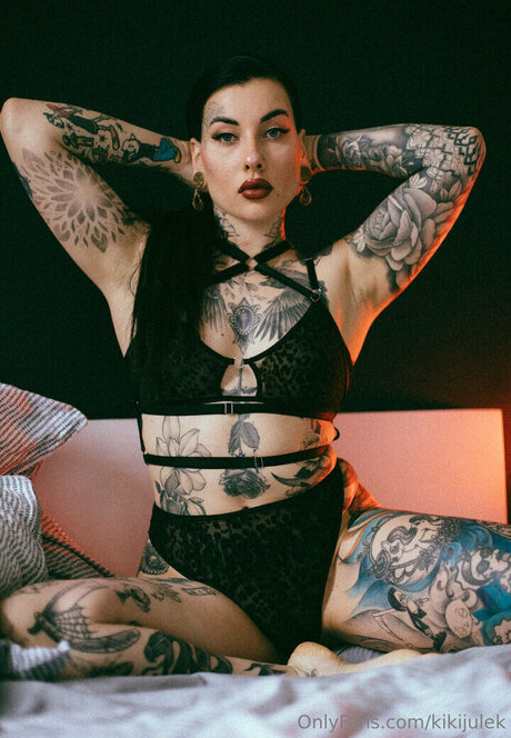 Naken lekkede OnlyFans-bilde av Kiki Julek