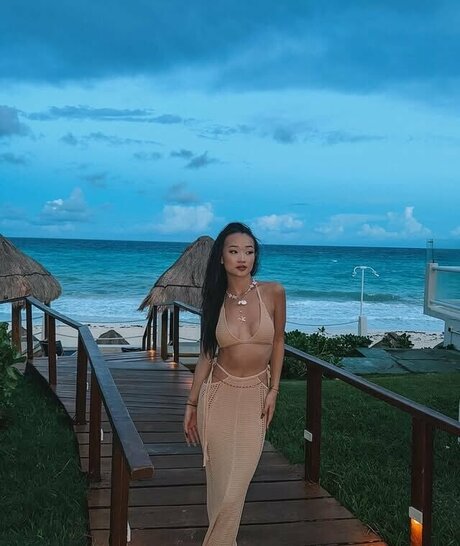 Naken läckt OnlyFans-bild av Callina Liang