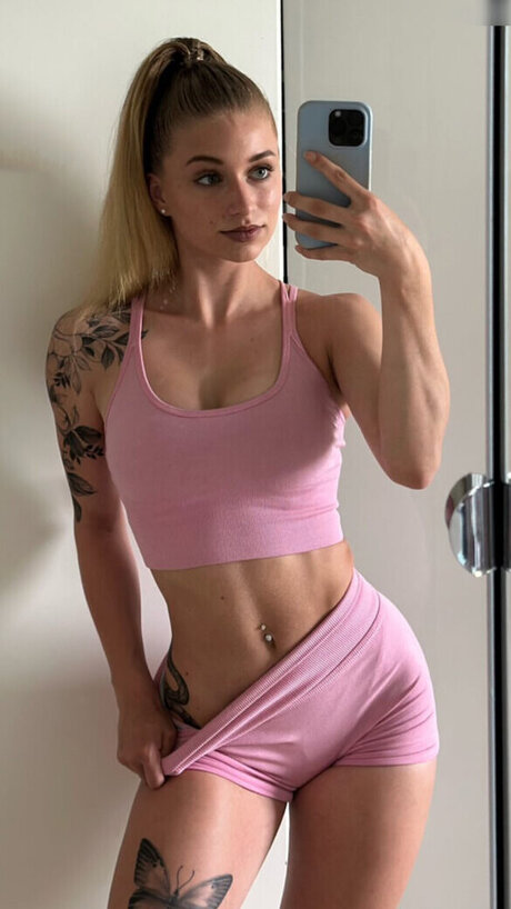 Photo nue de fuite OnlyFans de Xhelenax2  Helena