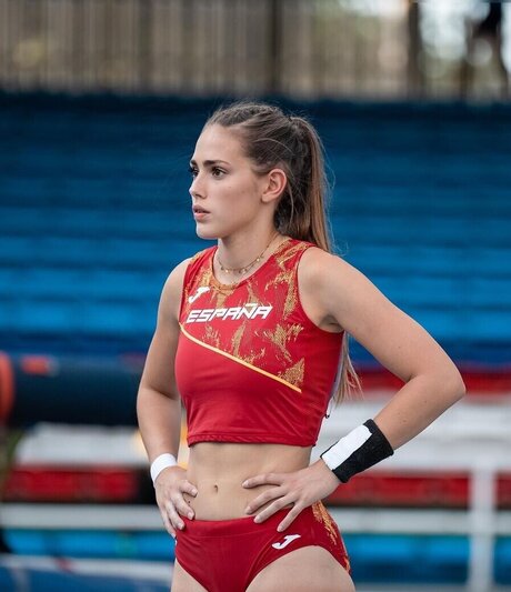 Clara Fernandez