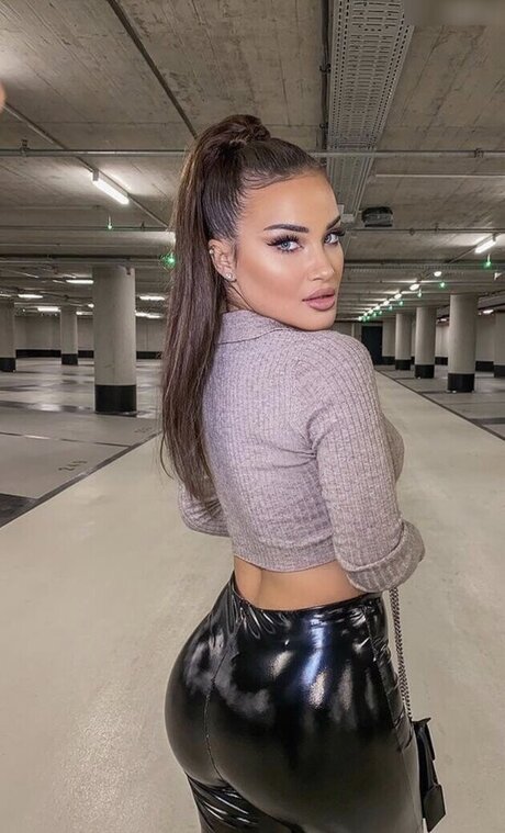 Naakte gelekte OnlyFans-foto van Eileensziv