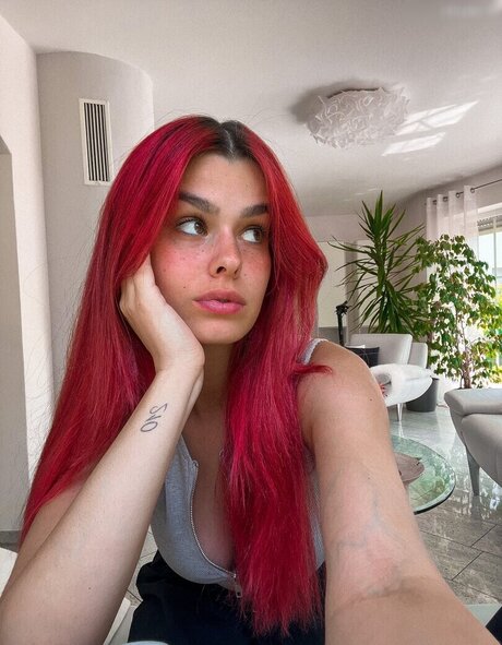 Naken lekkede OnlyFans-bilde av Annagazanis