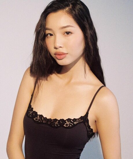 Nahá fotka uniklých OnlyFans od Joyce Htet