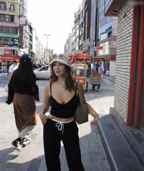 Leonaankj