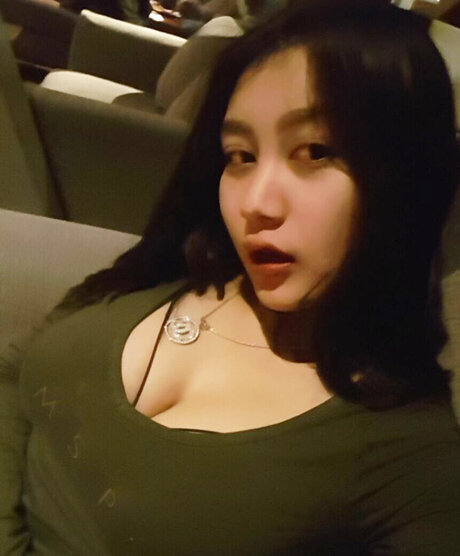 Naken läckt OnlyFans-bild av Pamela Safitri