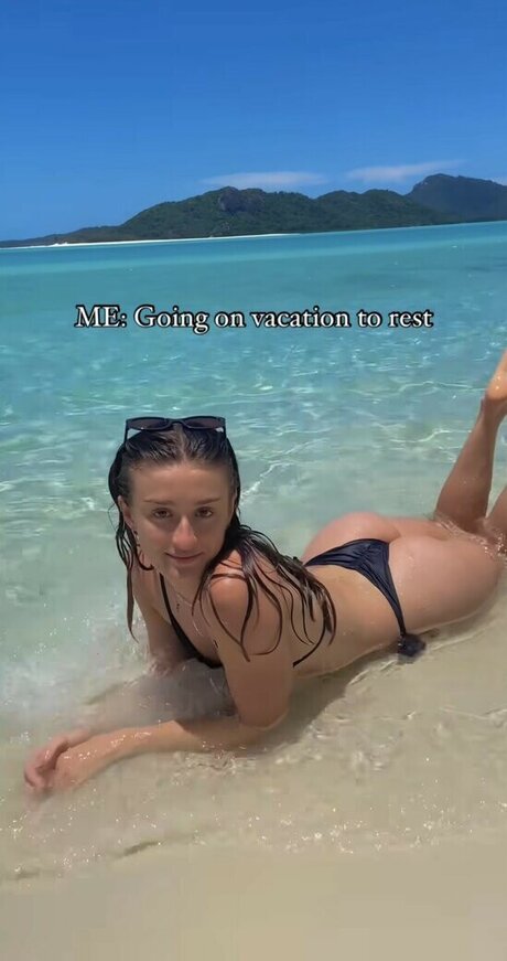Alaston vuotanut OnlyFans-kuva Rhiannonhikes