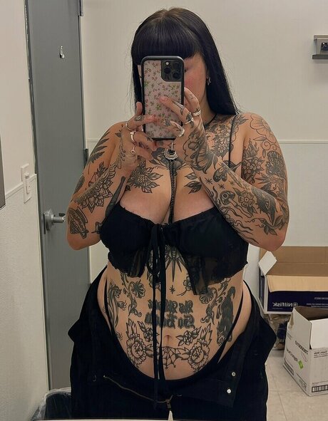 Обнаженная фотография утечки OnlyFans от Venicecemetery