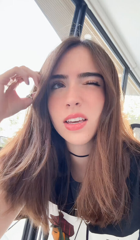 Gabriela Bee