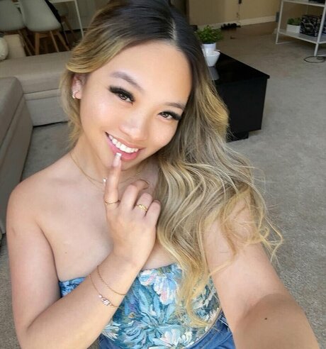 Nahá fotka uniklých OnlyFans od Angelle Dagun